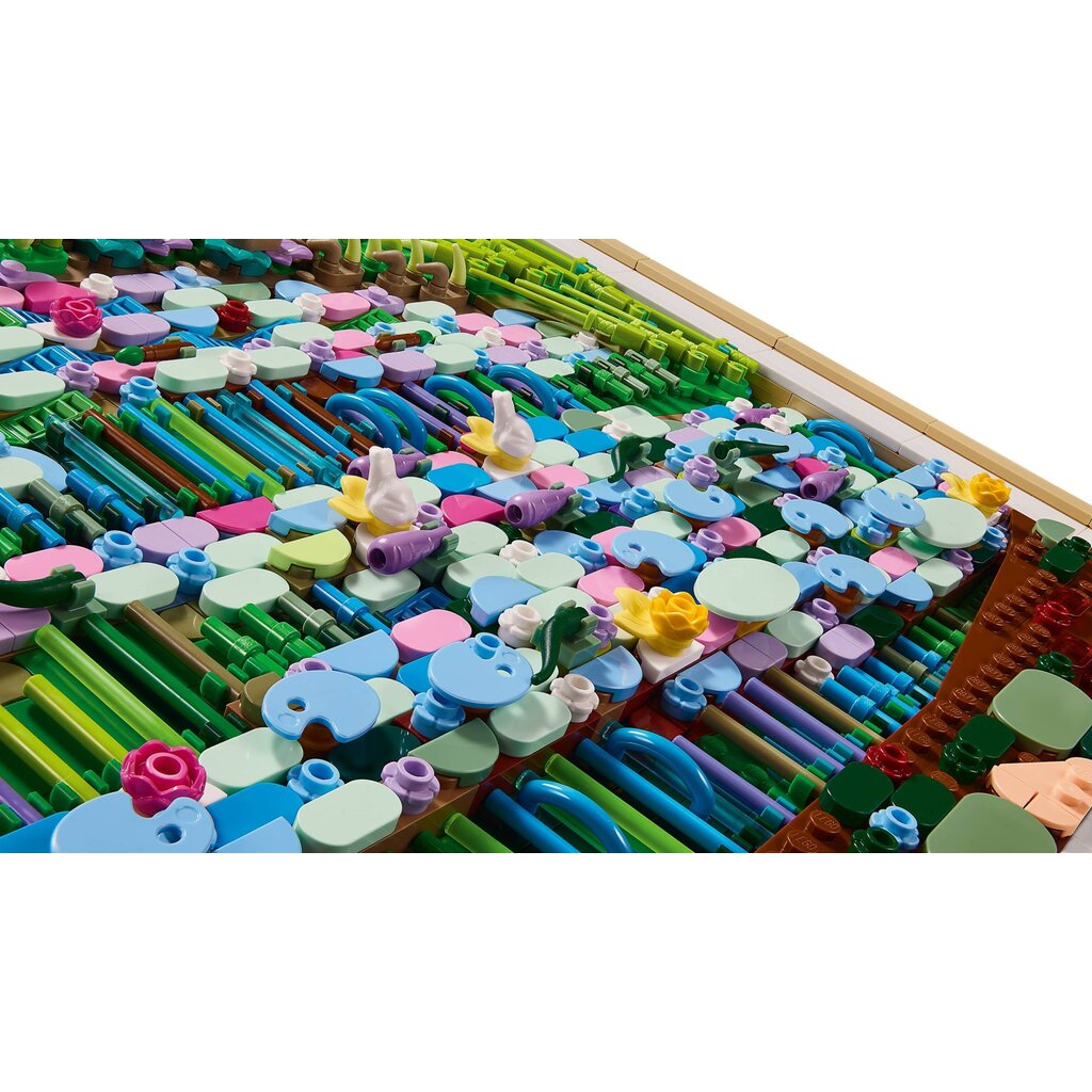 LEGO CLAUDE MONET BRIDGE OVER A POND OF WATER LILIES