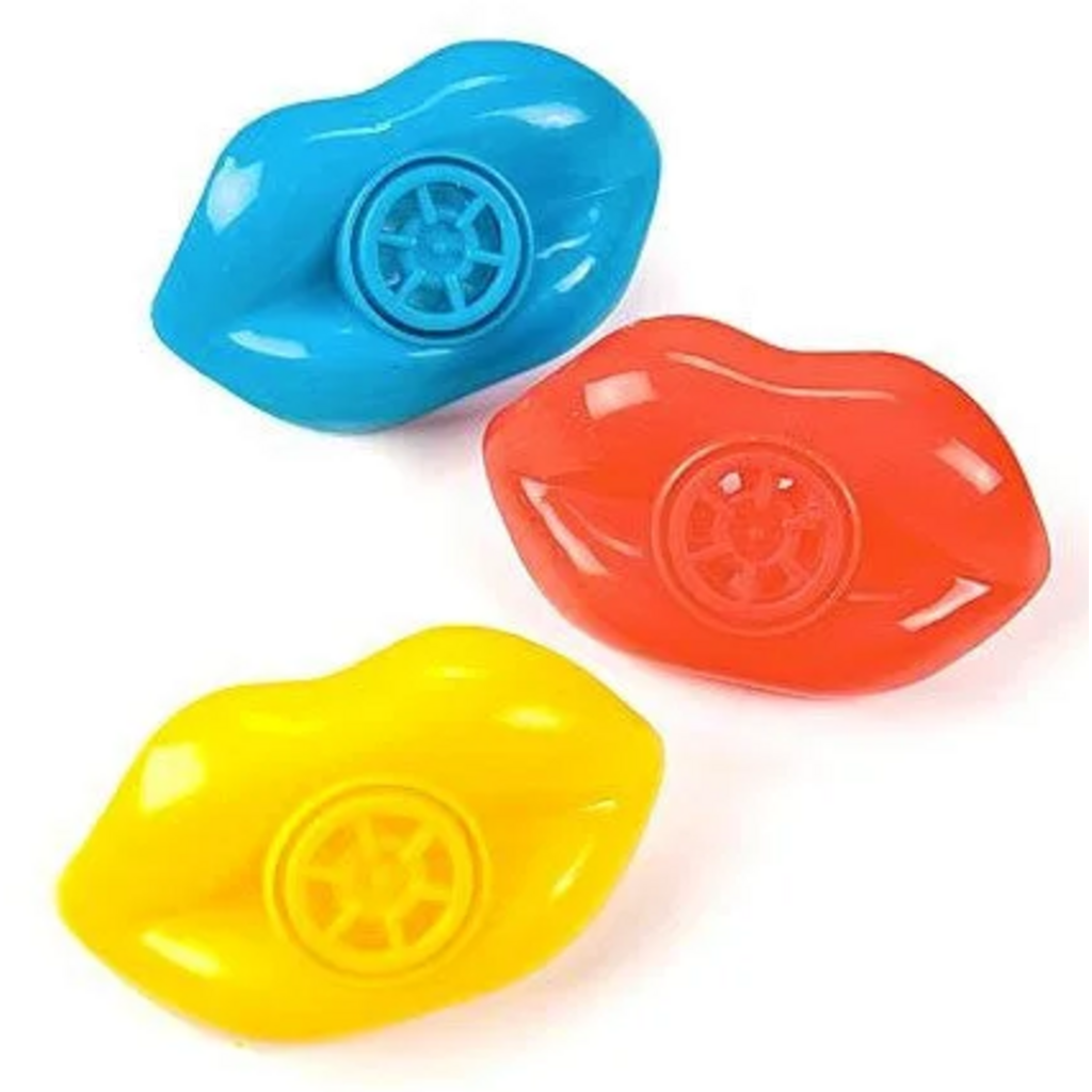 TROPHY LIP WHISTLE