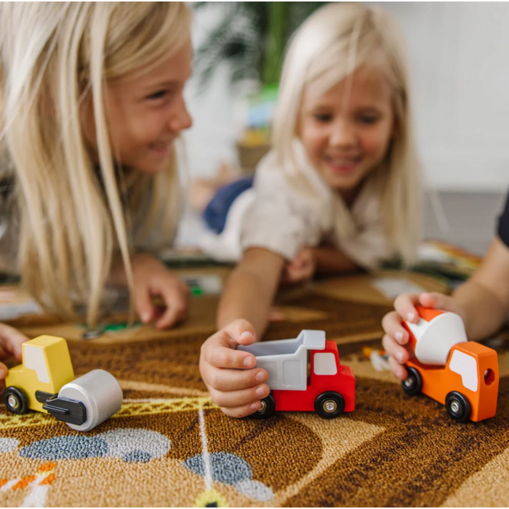 MELISSA AND DOUG ROUND THE CONSTRUCTION ZONE WORK SITE RUG & VEHICLE SET