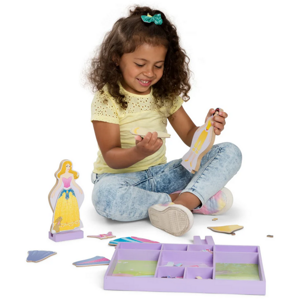 MELISSA AND DOUG SLEEPING BEAUTY & SNOW WHITE WOODEN MAGNETIC DRESS UP