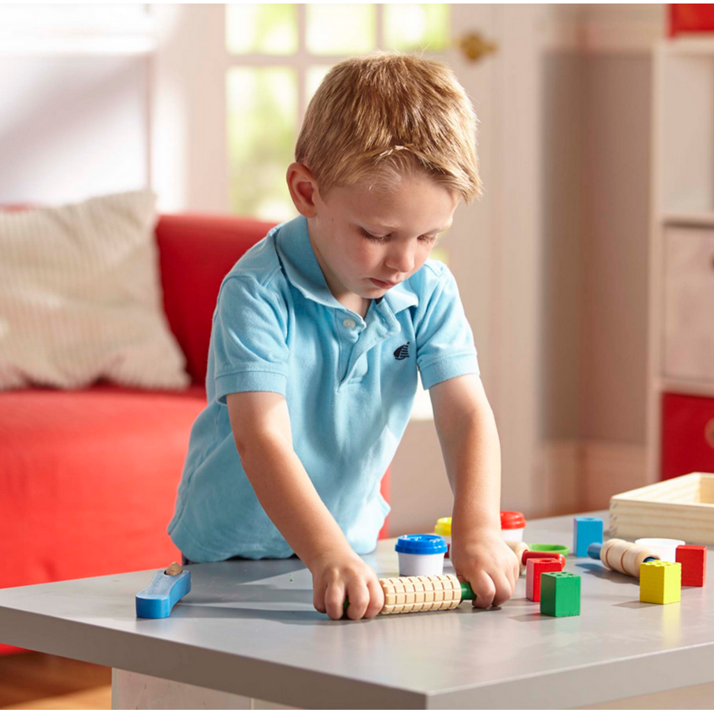 MELISSA AND DOUG SHAPE, MODEL & MOLD MODELING DOUGH KIT