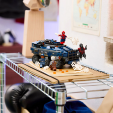 LEGO SPIDER-MAN PRISON TRANSPORT CHASE