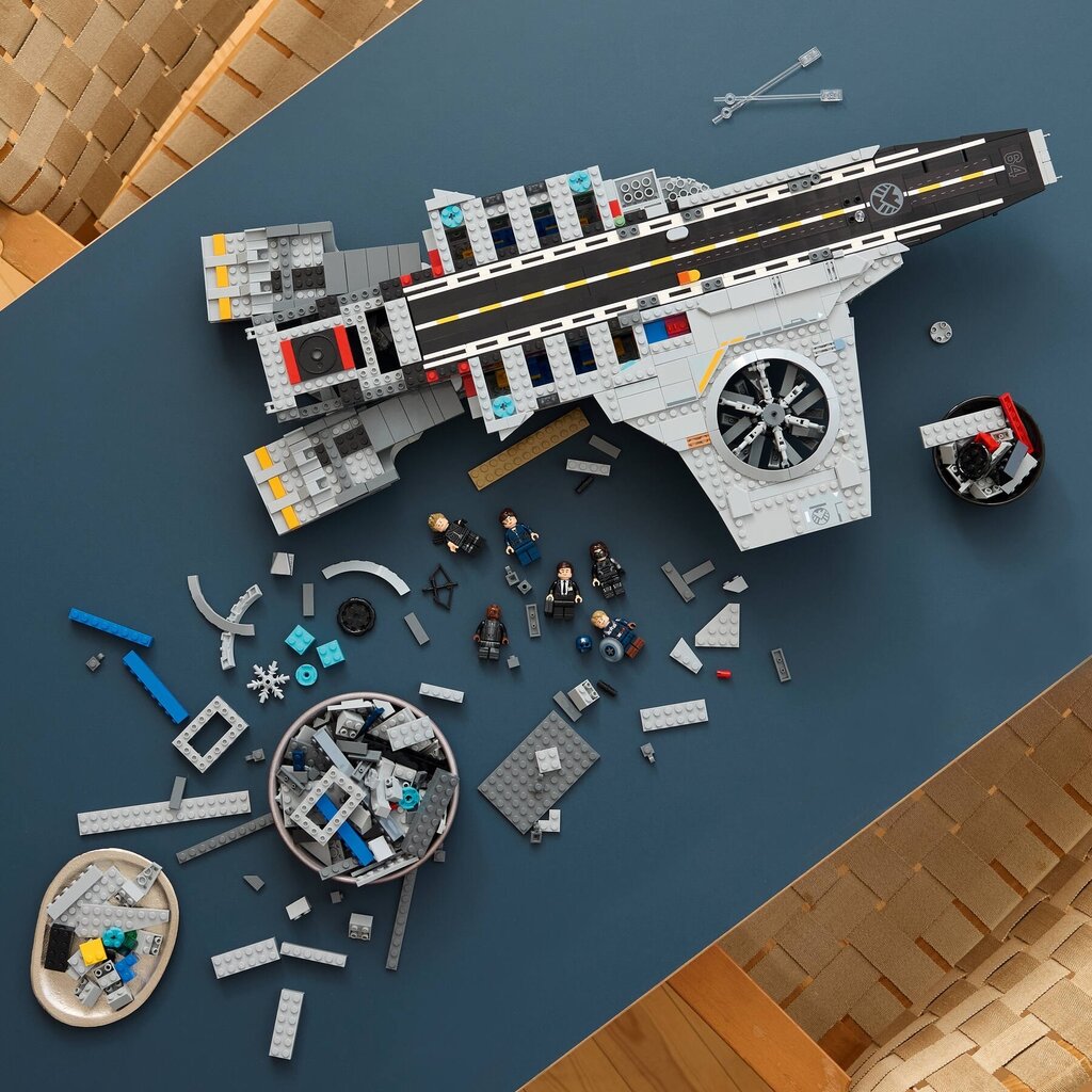 LEGO S.H.I.E.L.D. HELICARRIER