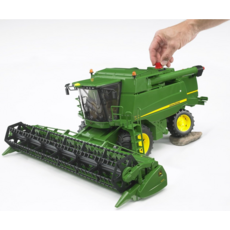 BRUDER TOYS AMERICA JOHN DEERE T670I COMBINE HARVESTER BRUDER