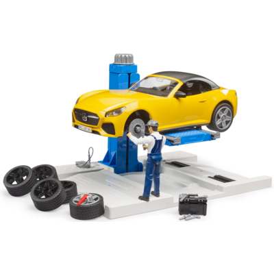 BRUDER TOYS AMERICA CAR SERVICE CENTER WITH ROADSTER BRUDER
