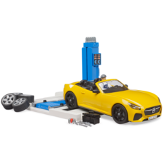 BRUDER TOYS AMERICA CAR SERVICE CENTER WITH ROADSTER BRUDER