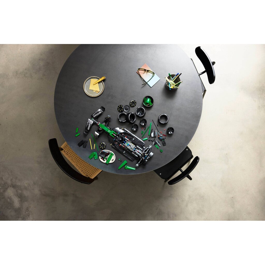 LEGO ASTON MARTIN ARAMCO AMR25 F1