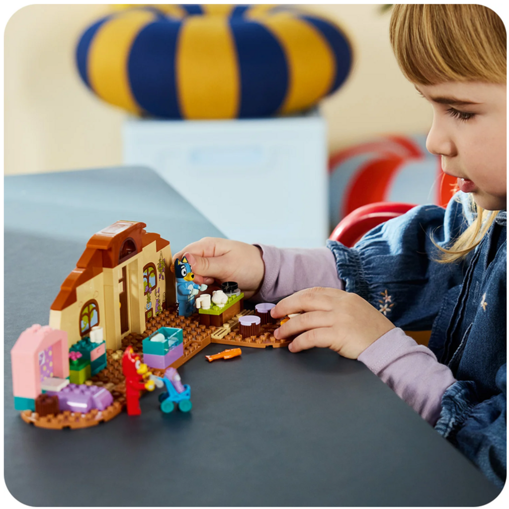 LEGO SCHOOL WITH RUSTY AND BLUEY