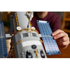 LEGO HUBBLE SPACE TELESCOPE