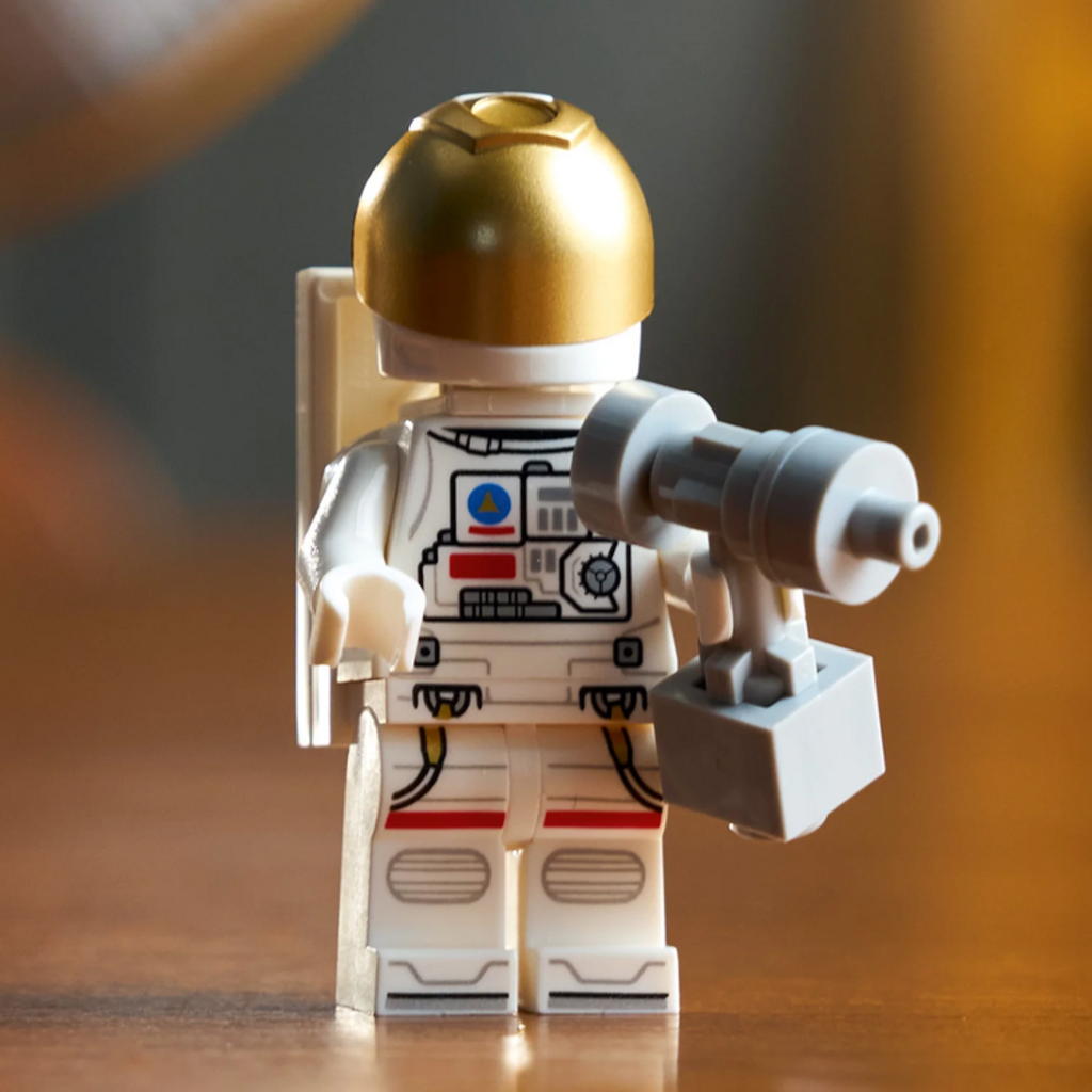 LEGO HUBBLE SPACE TELESCOPE