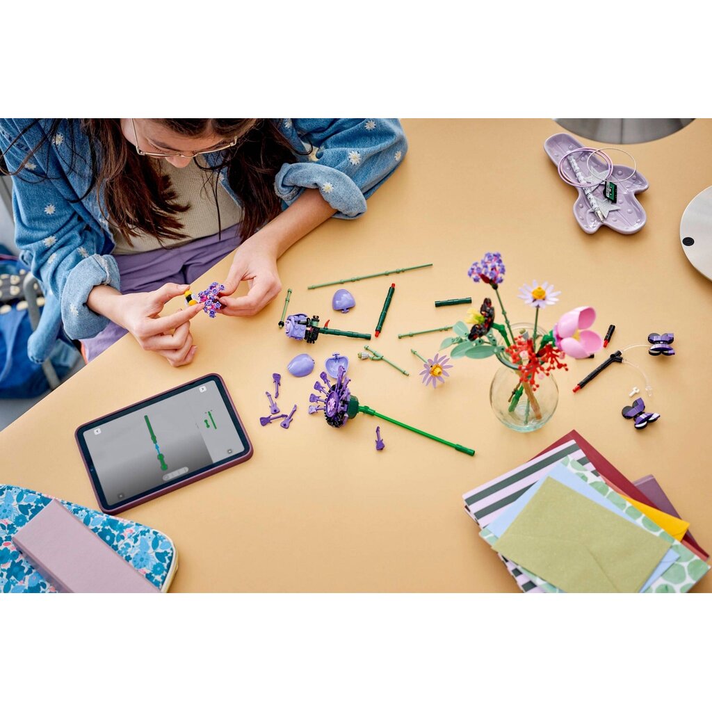 LEGO OLIVIA RODRIGO'S FLOWER BOUQUET