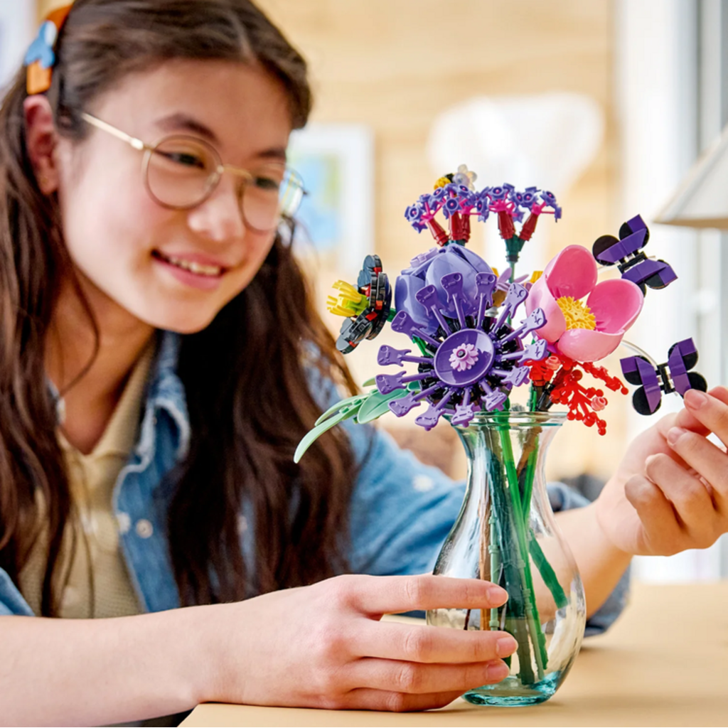 LEGO OLIVIA RODRIGO'S FLOWER BOUQUET