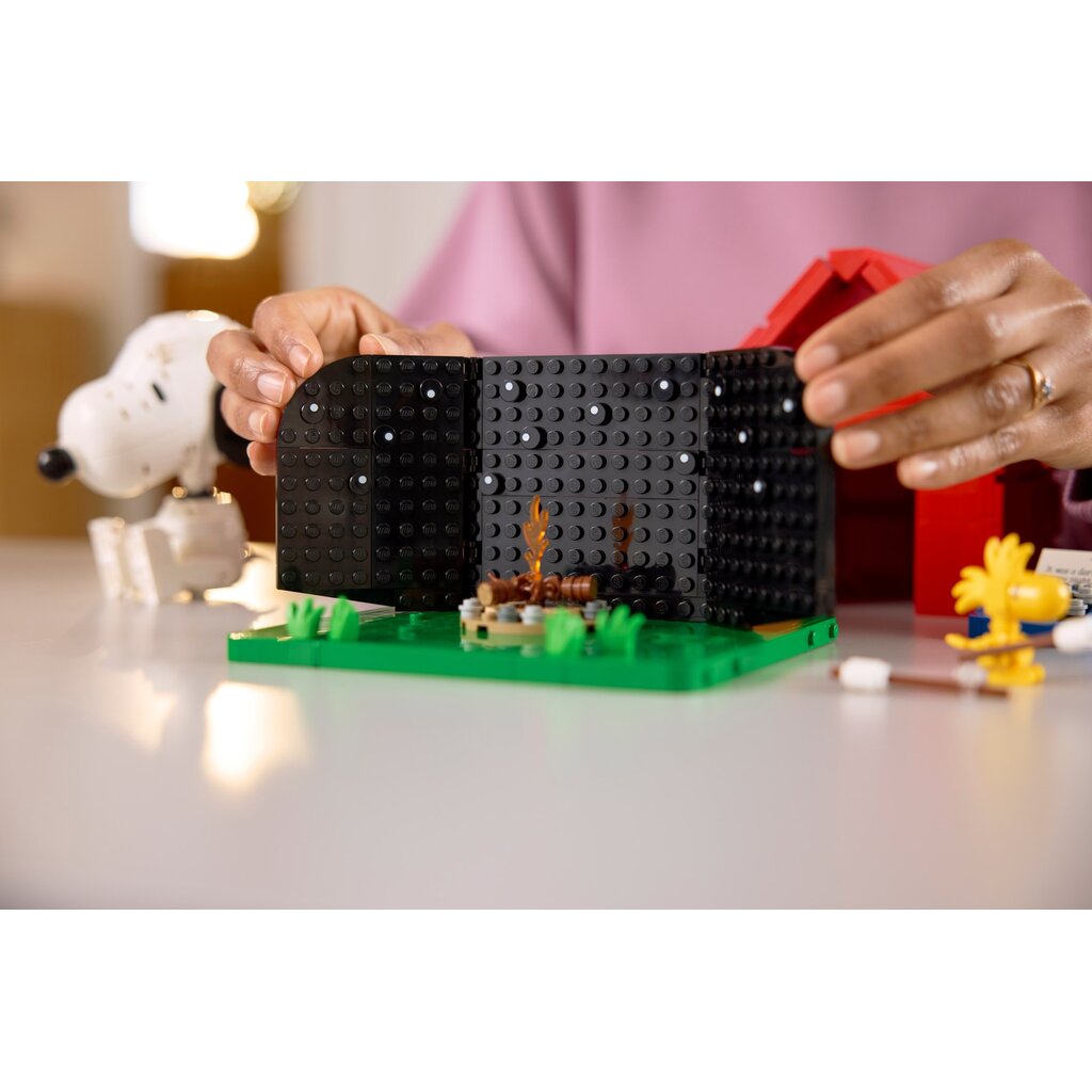LEGO PEANUTS: SNOOPY'S DOGHOUSE