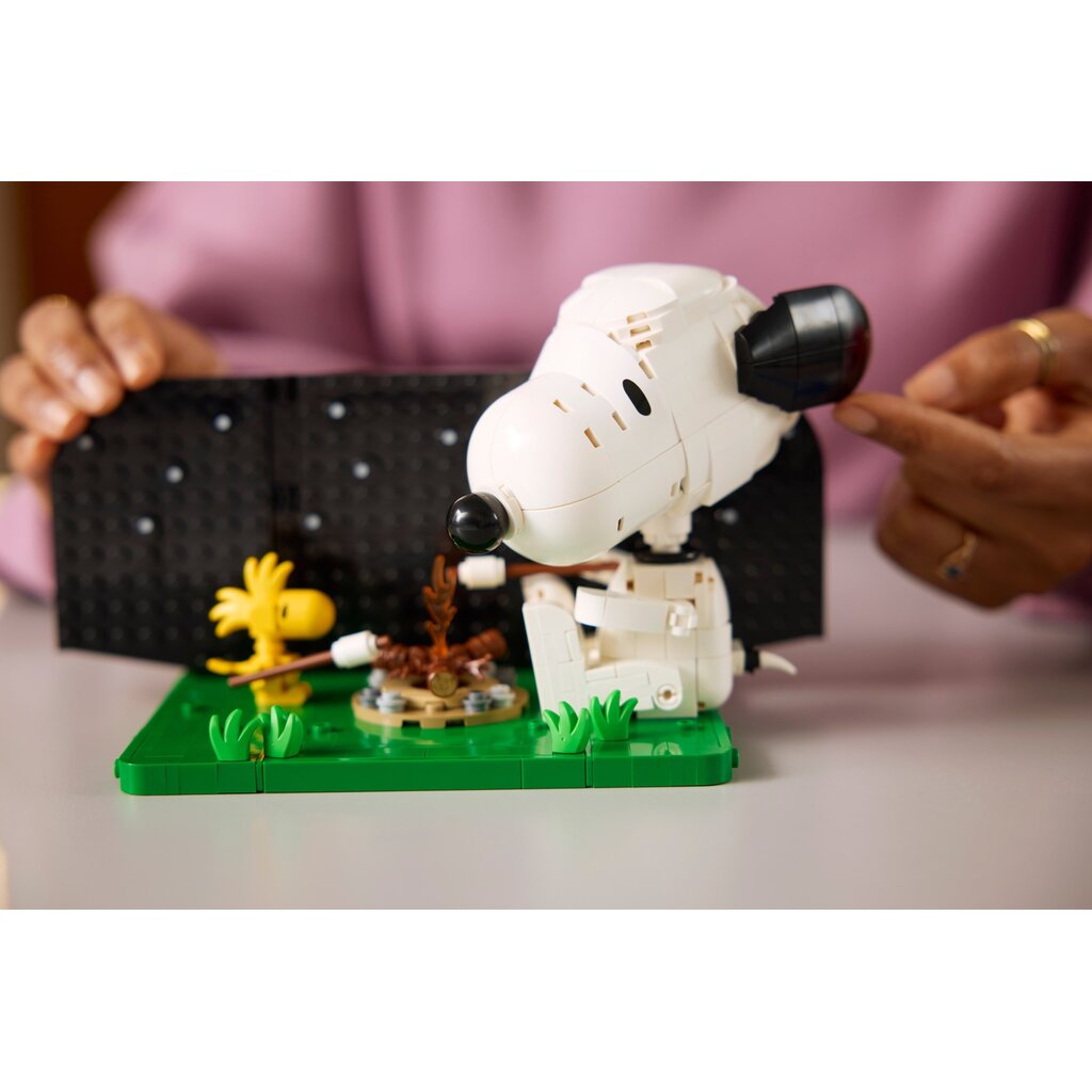 LEGO PEANUTS: SNOOPY'S DOGHOUSE
