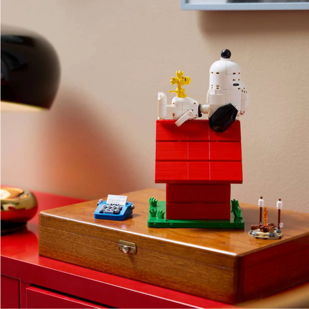 LEGO PEANUTS: SNOOPY'S DOGHOUSE