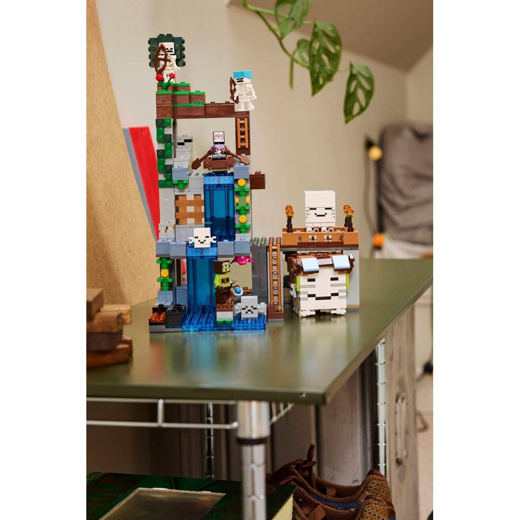 LEGO GHAST STATION