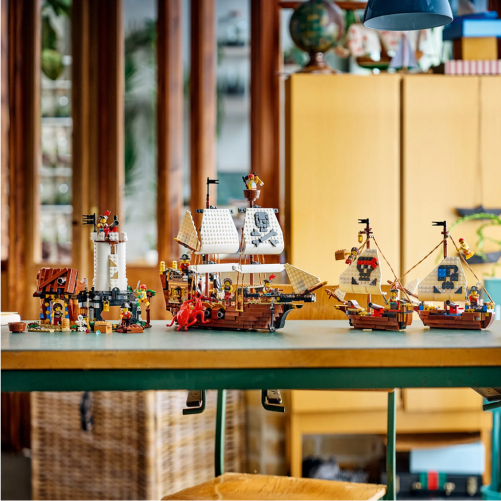 LEGO ICONIC PIRATE SHIP