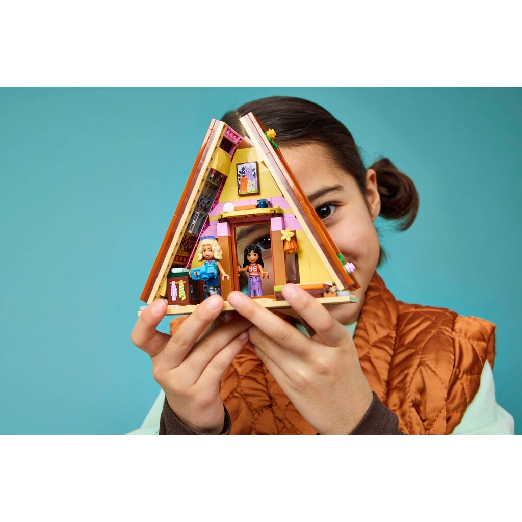 LEGO NATURE GLAMPING CABIN