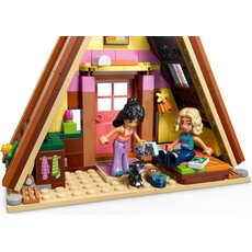 LEGO NATURE GLAMPING CABIN