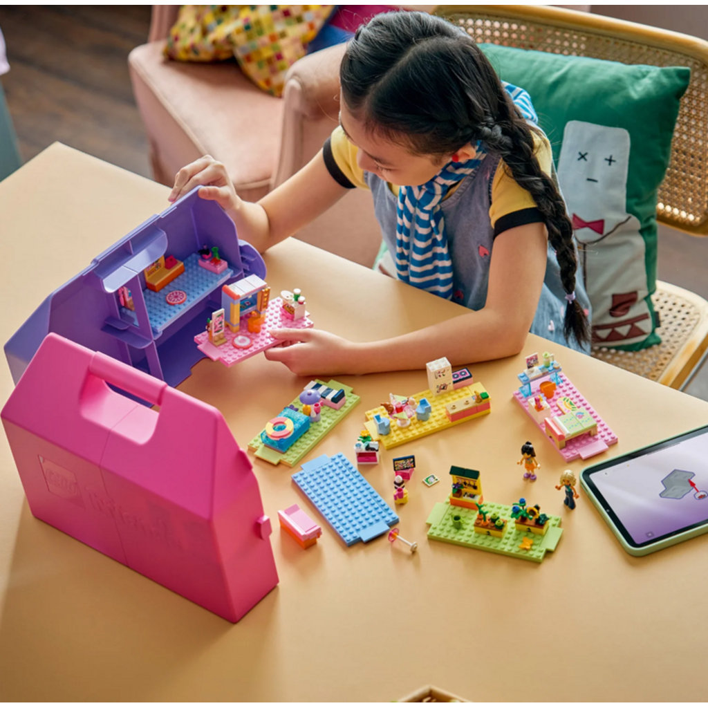 LEGO CREATIVE DOLLHOUSE SUITCASE