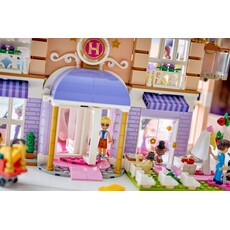 LEGO HEARTLAKE CITY GRAND HOTEL