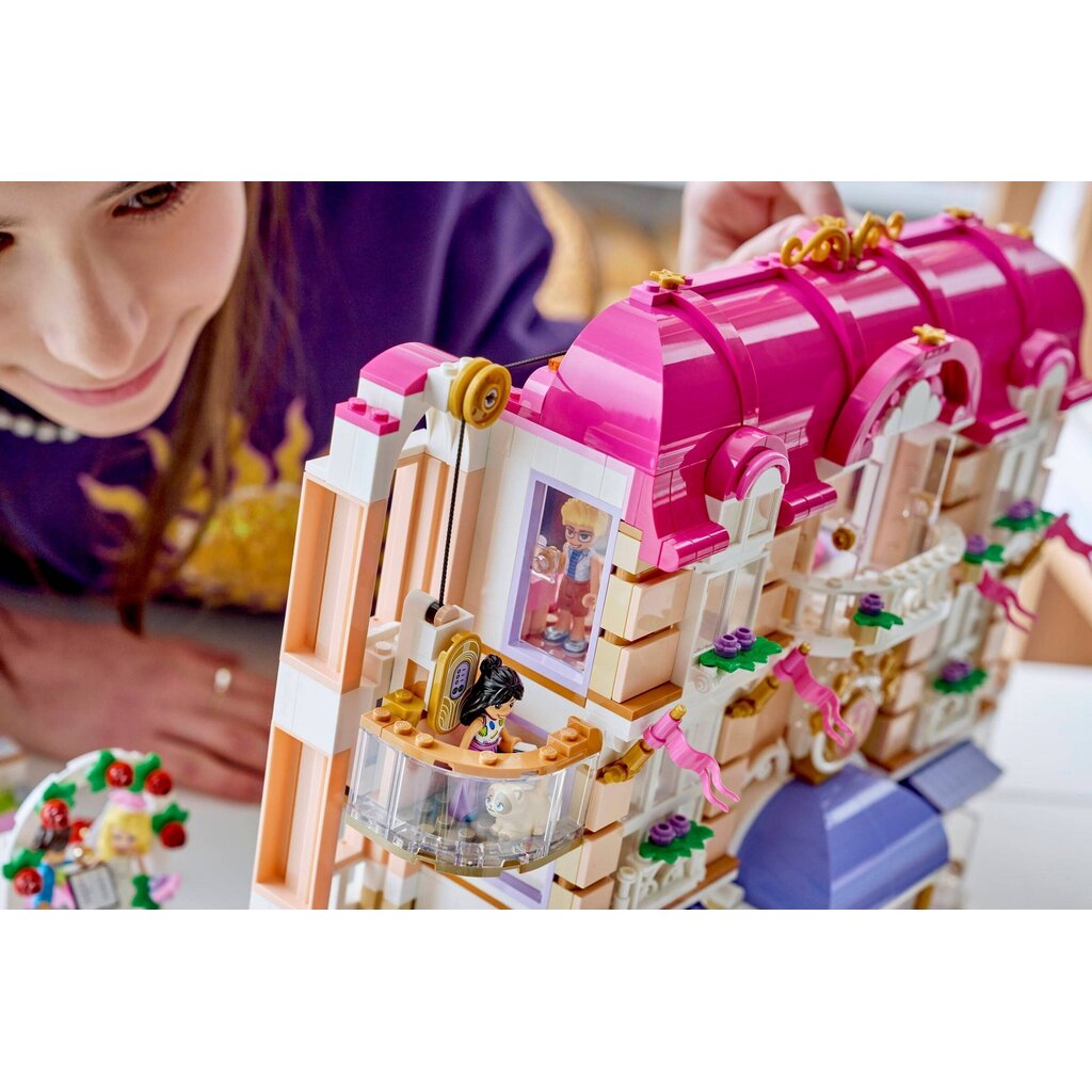LEGO HEARTLAKE CITY GRAND HOTEL