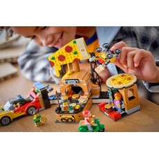 LEGO PIZZA DELIVERY EXPERIENCE WITH VEHICLES