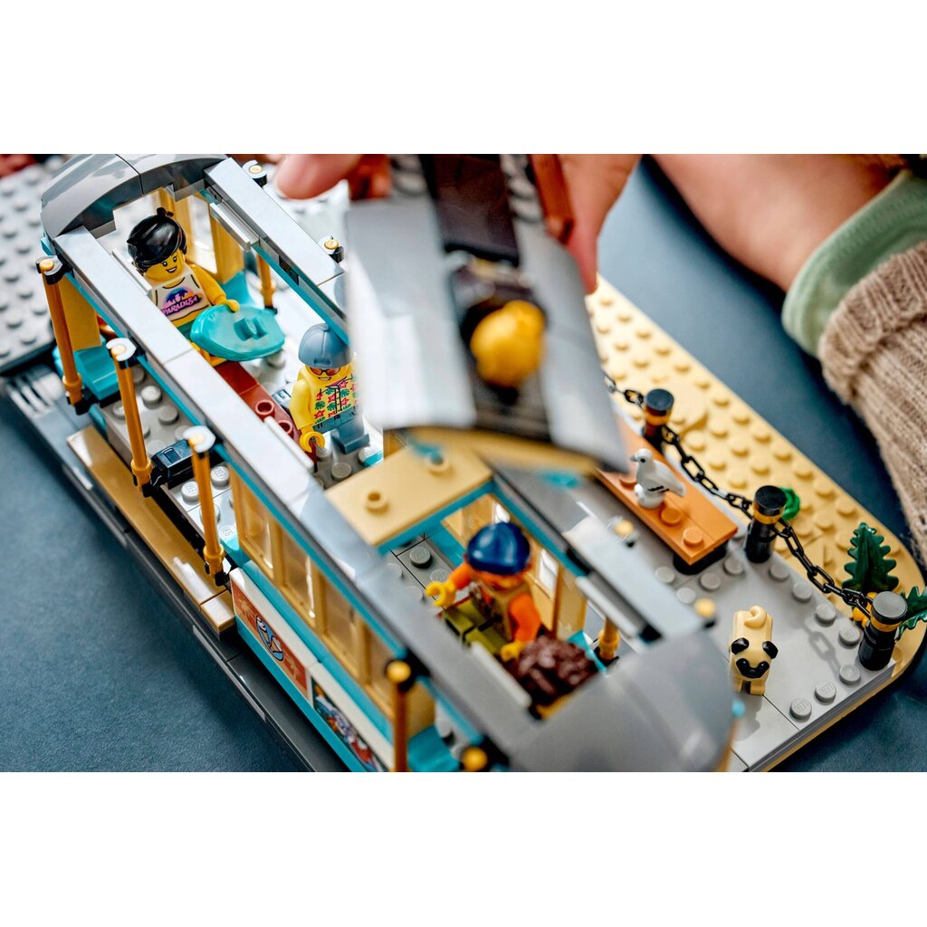 LEGO CLASSIC BEACH STREETCAR
