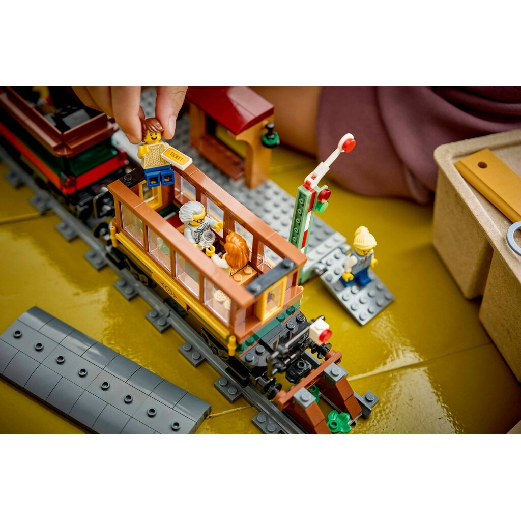 LEGO VINTAGE STEAM TRAIN
