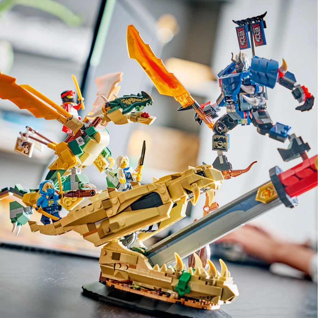 LEGO BATTLE AT THE DRAGON'S BLADE