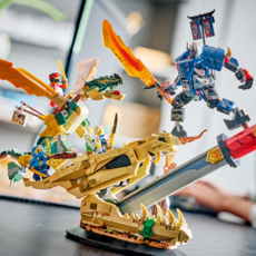 LEGO BATTLE AT THE DRAGON'S BLADE