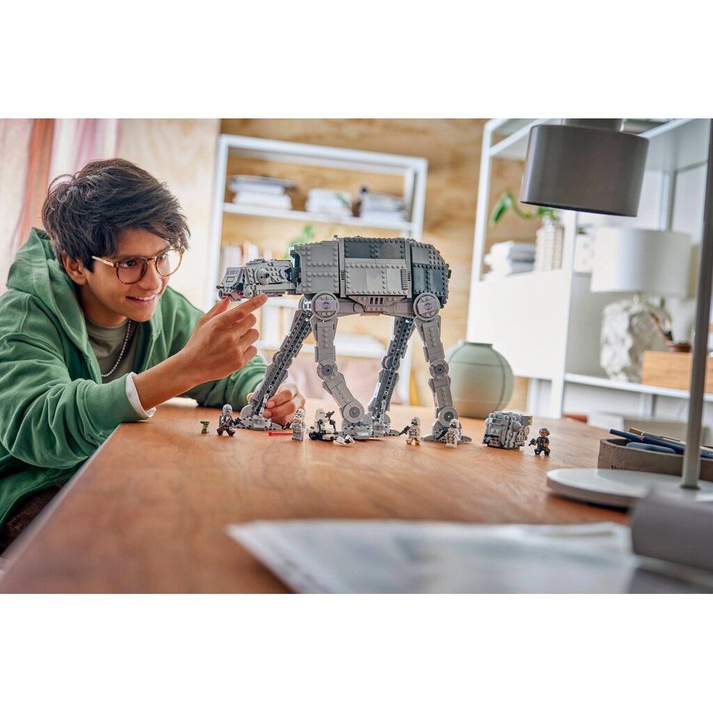 LEGO IMPERIAL REMNANT AT-AT WITH INT-4