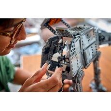 LEGO IMPERIAL REMNANT AT-AT WITH INT-4
