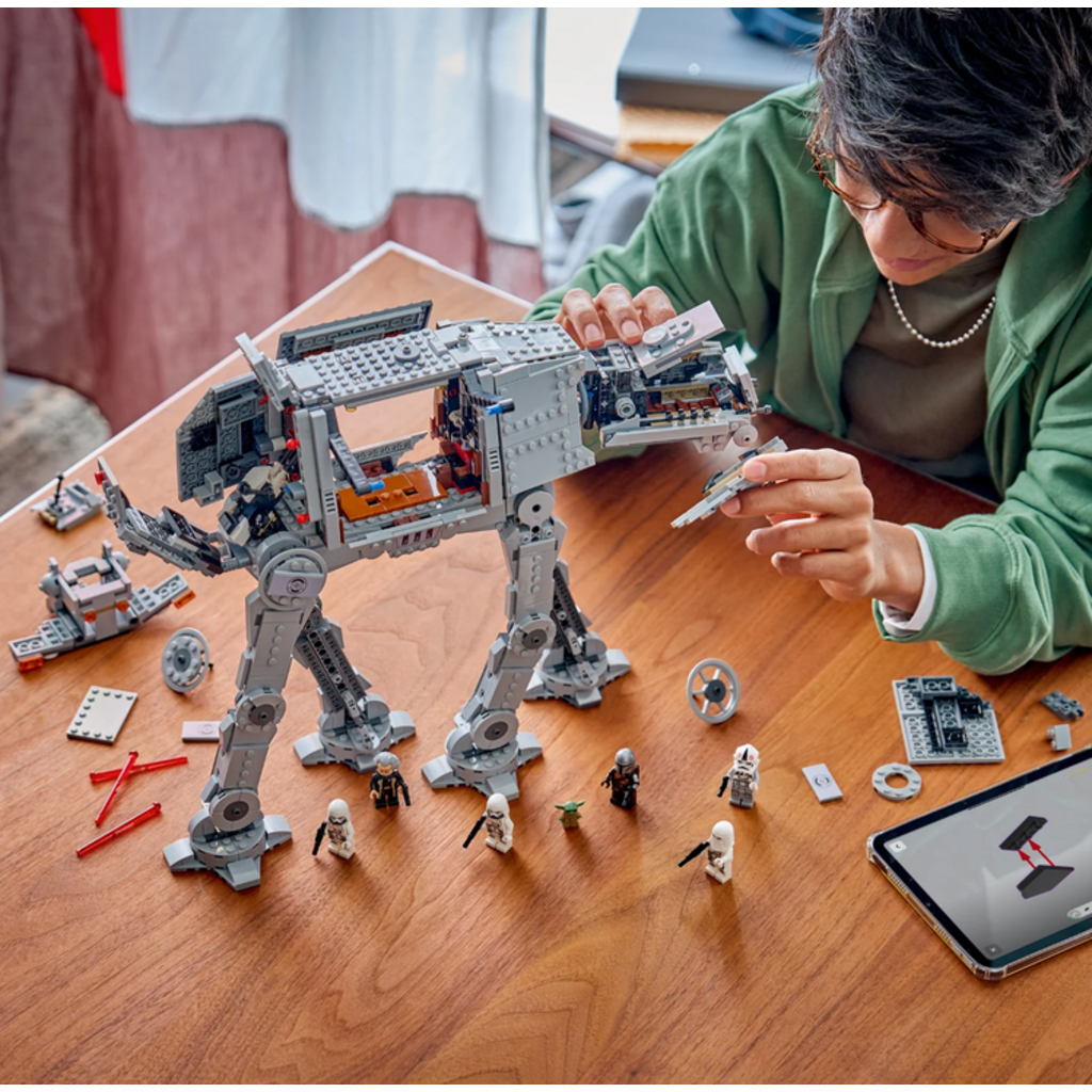 LEGO IMPERIAL REMNANT AT-AT WITH INT-4