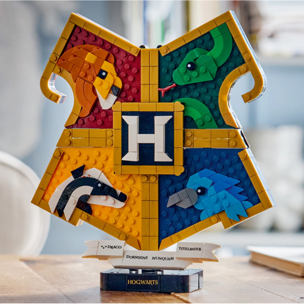 LEGO HOGWARTS HOUSE CREST