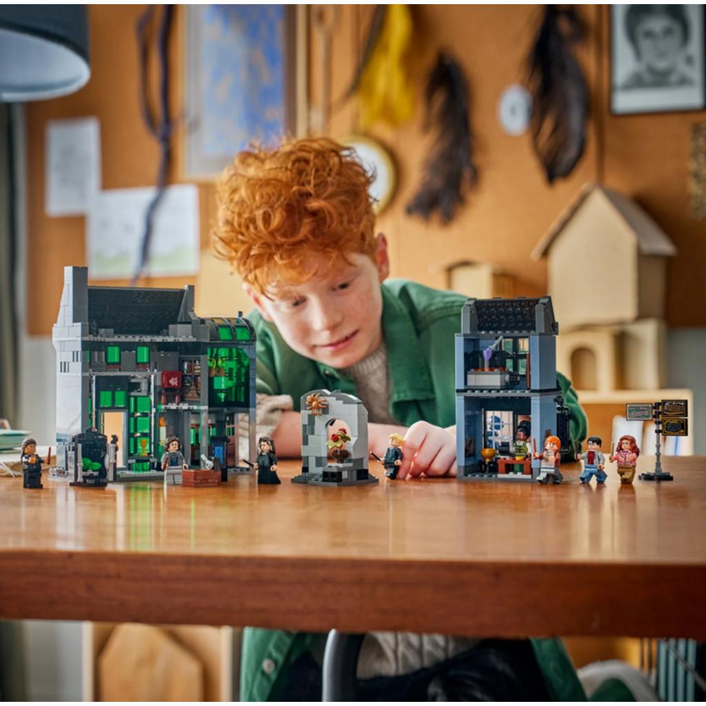 LEGO KNOCKTURN ALLEY WIZARDING SHOPS