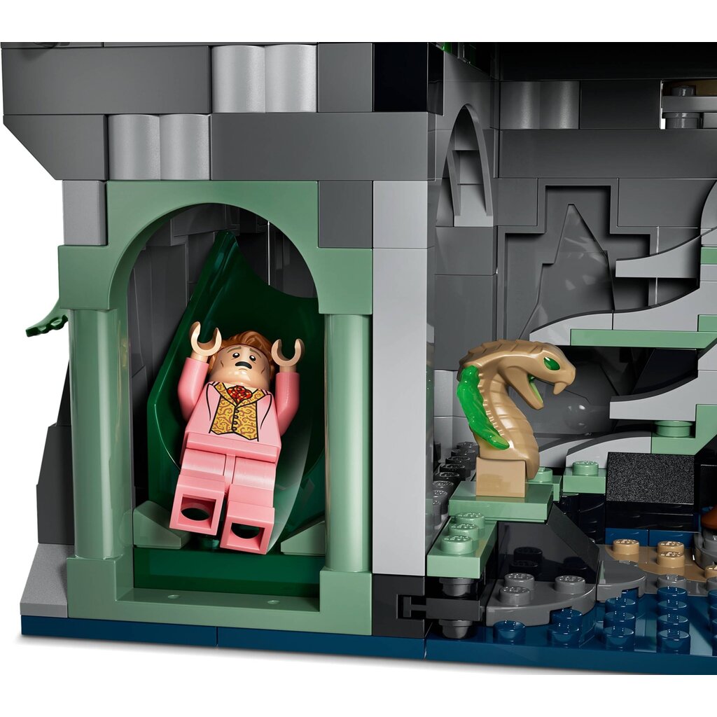 LEGO HOGWARTS CASTLE EAST WING