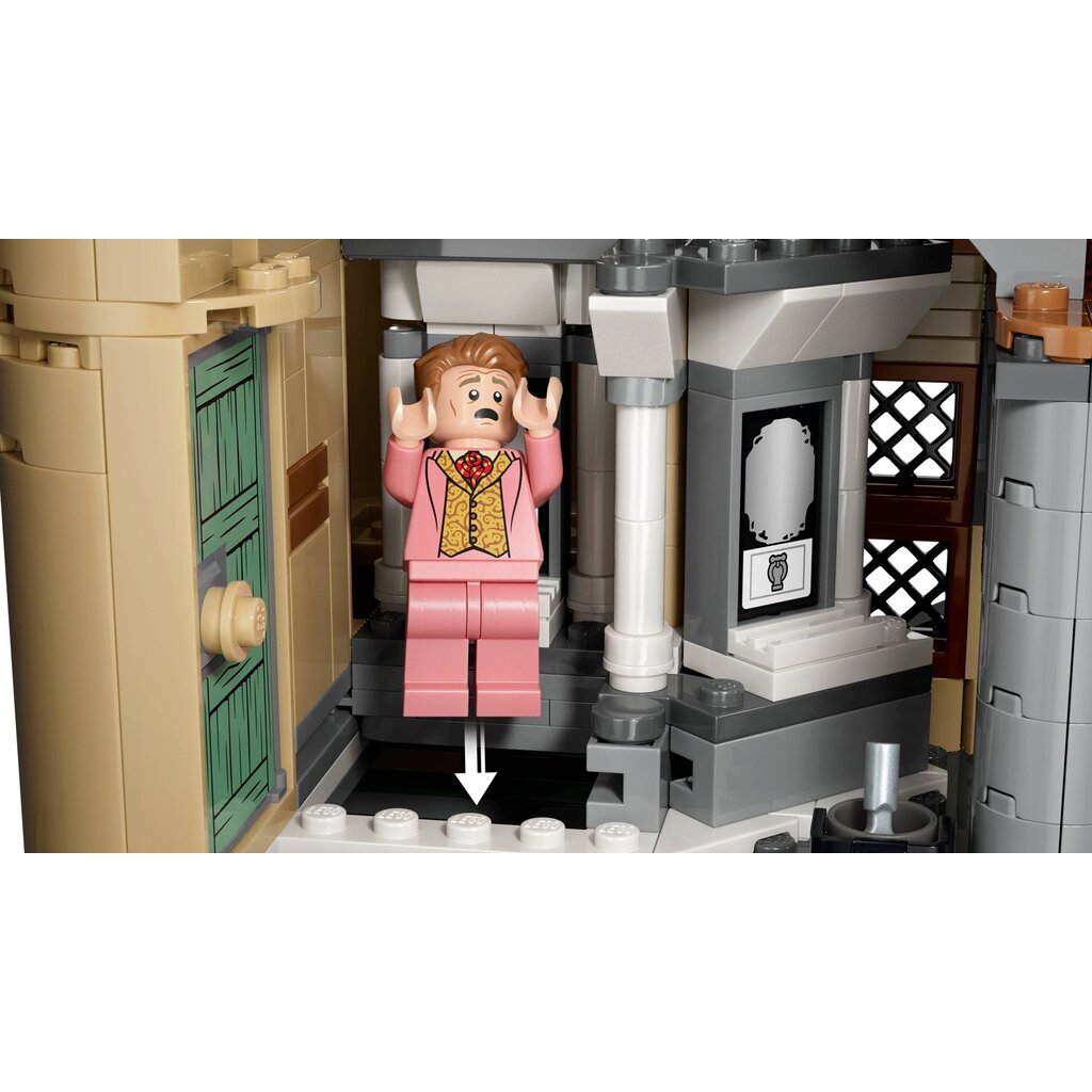LEGO HOGWARTS CASTLE EAST WING