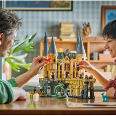 LEGO HOGWARTS CASTLE EAST WING