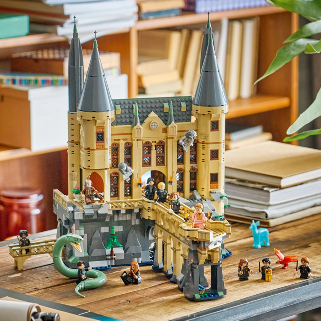 LEGO HOGWARTS CASTLE EAST WING