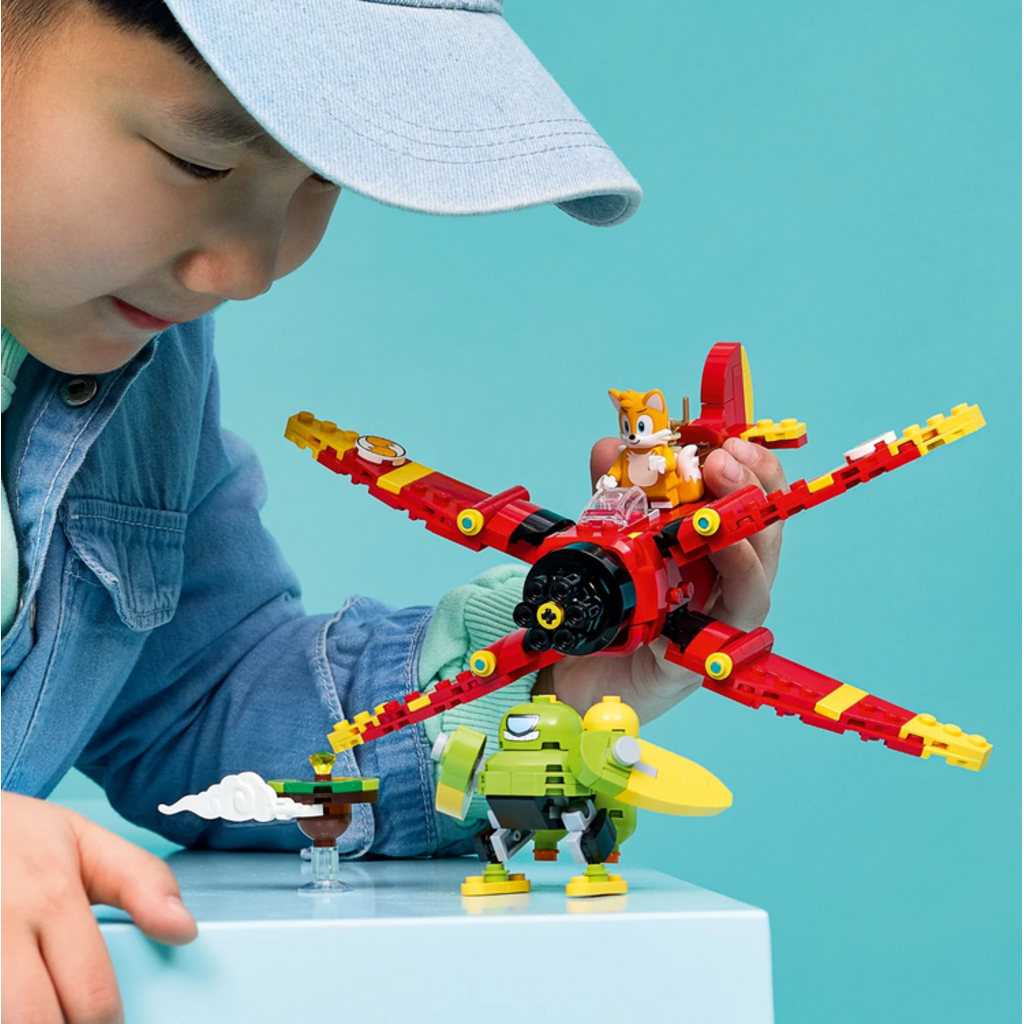 LEGO TAILS' TORNADO-1