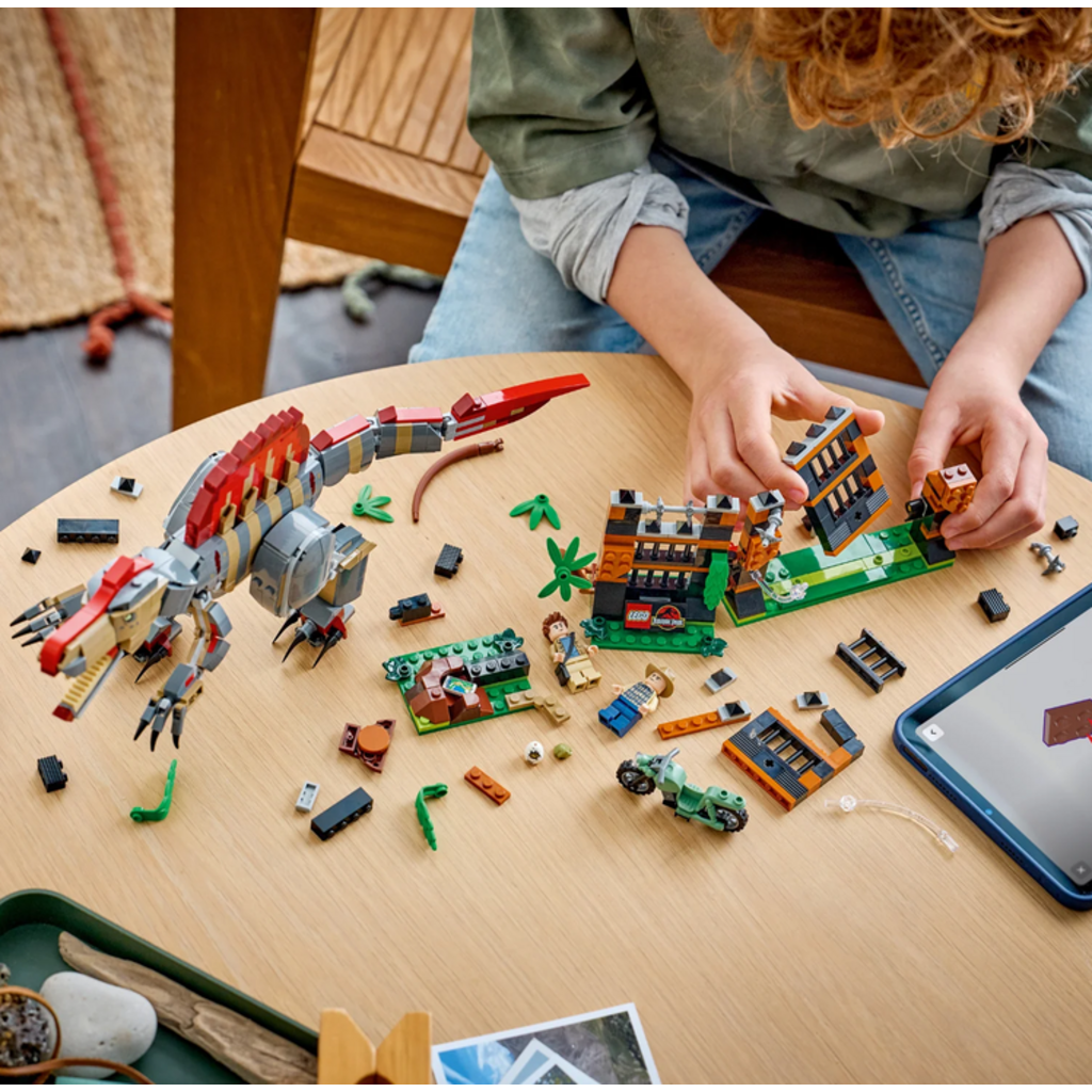 LEGO SPINOSAURUS DINOSAUR ESCAPE