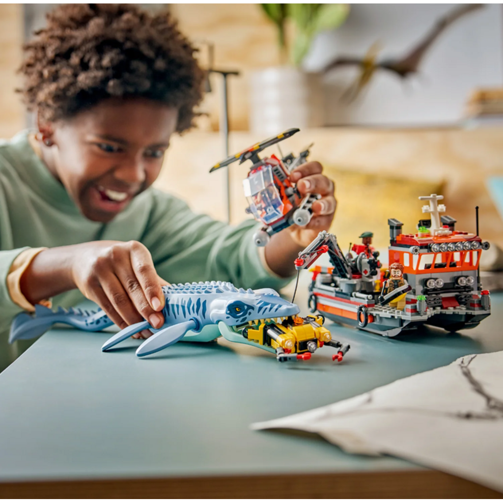LEGO MOSASAURUS DINOSAUR BOAT ATTACK