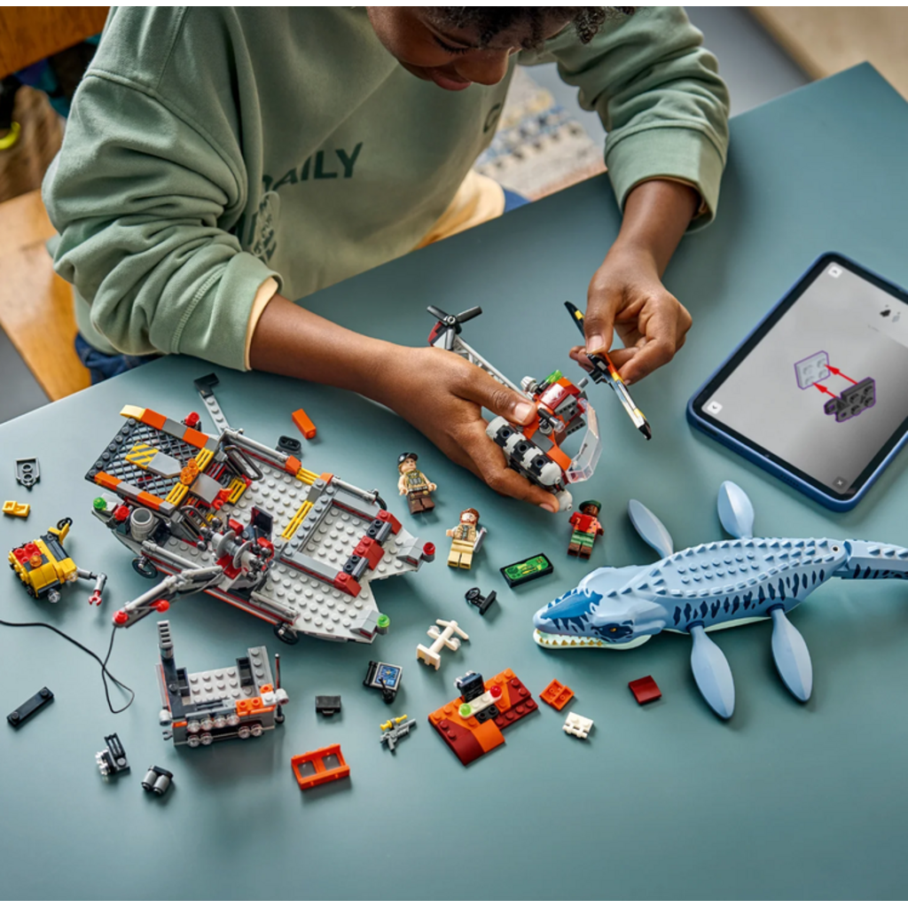 LEGO MOSASAURUS DINOSAUR BOAT ATTACK