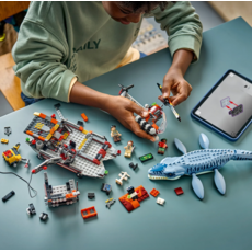 LEGO MOSASAURUS DINOSAUR BOAT ATTACK