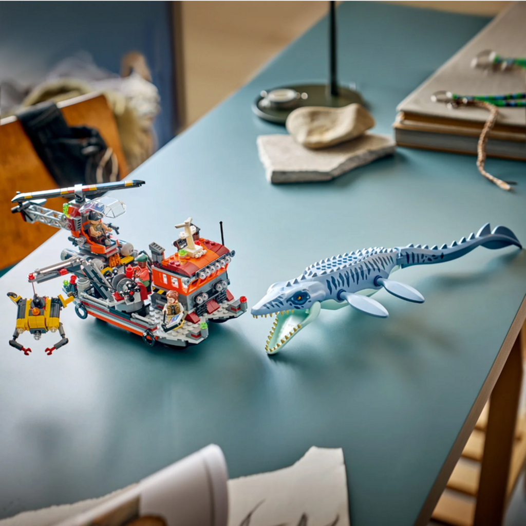 LEGO MOSASAURUS DINOSAUR BOAT ATTACK