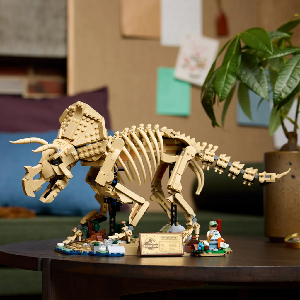LEGO DINOSAUR FOSSILS: TRICERATOPS