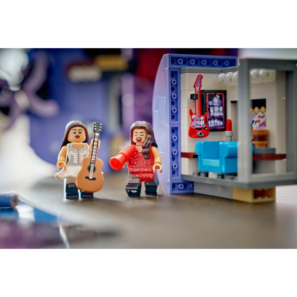 LEGO OLIVIA RODRIGO'S DUAL GUITAR