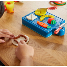PLAY DOH PLAY DOH LITTLE CHEF SET WITH KITCHEN ACCESORIES