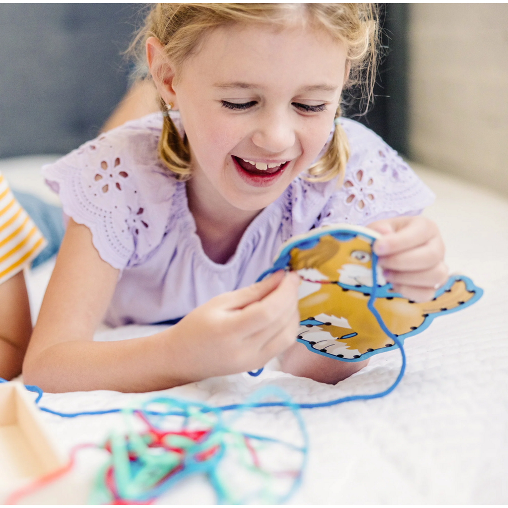 MELISSA AND DOUG PETS LACE & TRACE